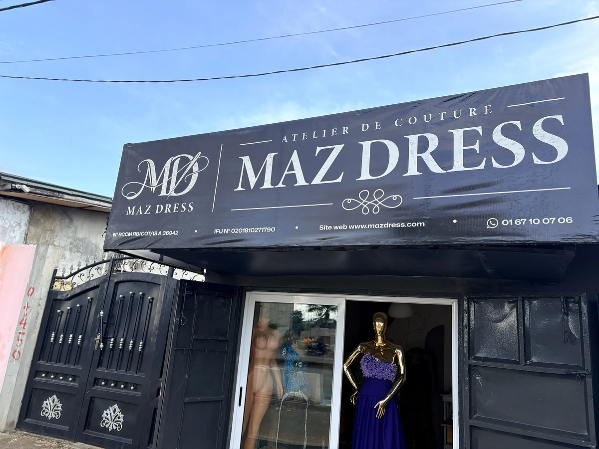 Façade de l'atelier de couture Maz Dress à Menontin, Cotonou